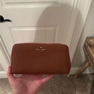 Kate Spade Tan Leather Zip Wallet